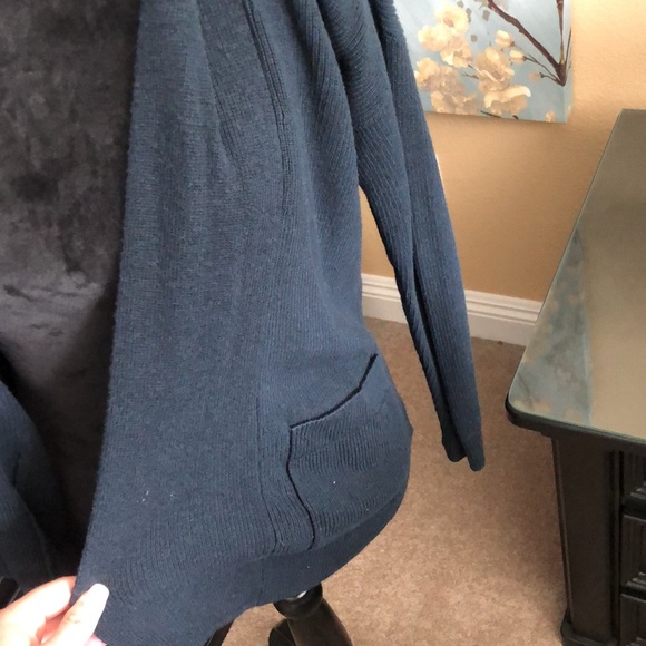 Abercrombie and Fitch Cardigan - Picture 2 of 6